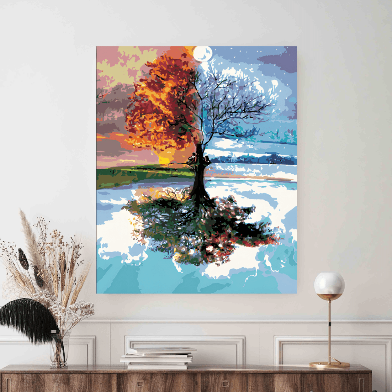 Colectie tablouri pe numere - Anotimpuri: Setul include vopsele numerotate, 3 pensule, panza numerotata, agatatoare, imagine de control si pachet pentru impachetat. Optional, poate avea sasiu pentru inramare.